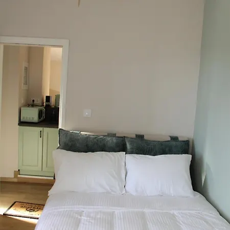 Apartment 2 Bedroom By Mps *